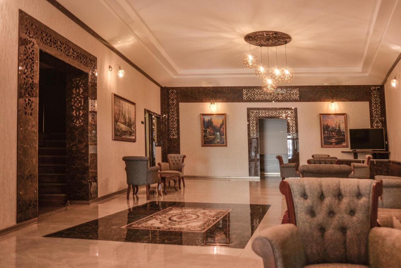 Neva Hotel Малатия Екстериор снимка