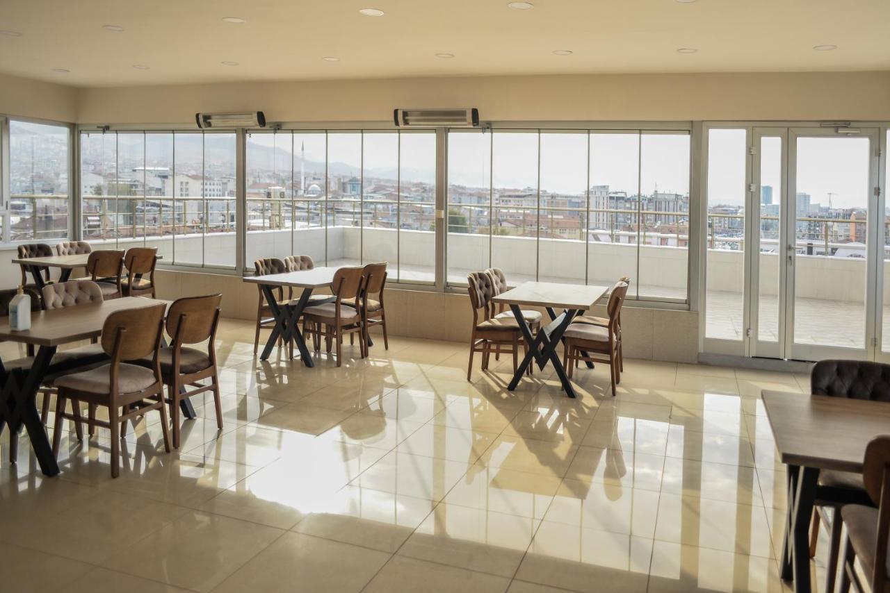 Neva Hotel Малатия Екстериор снимка