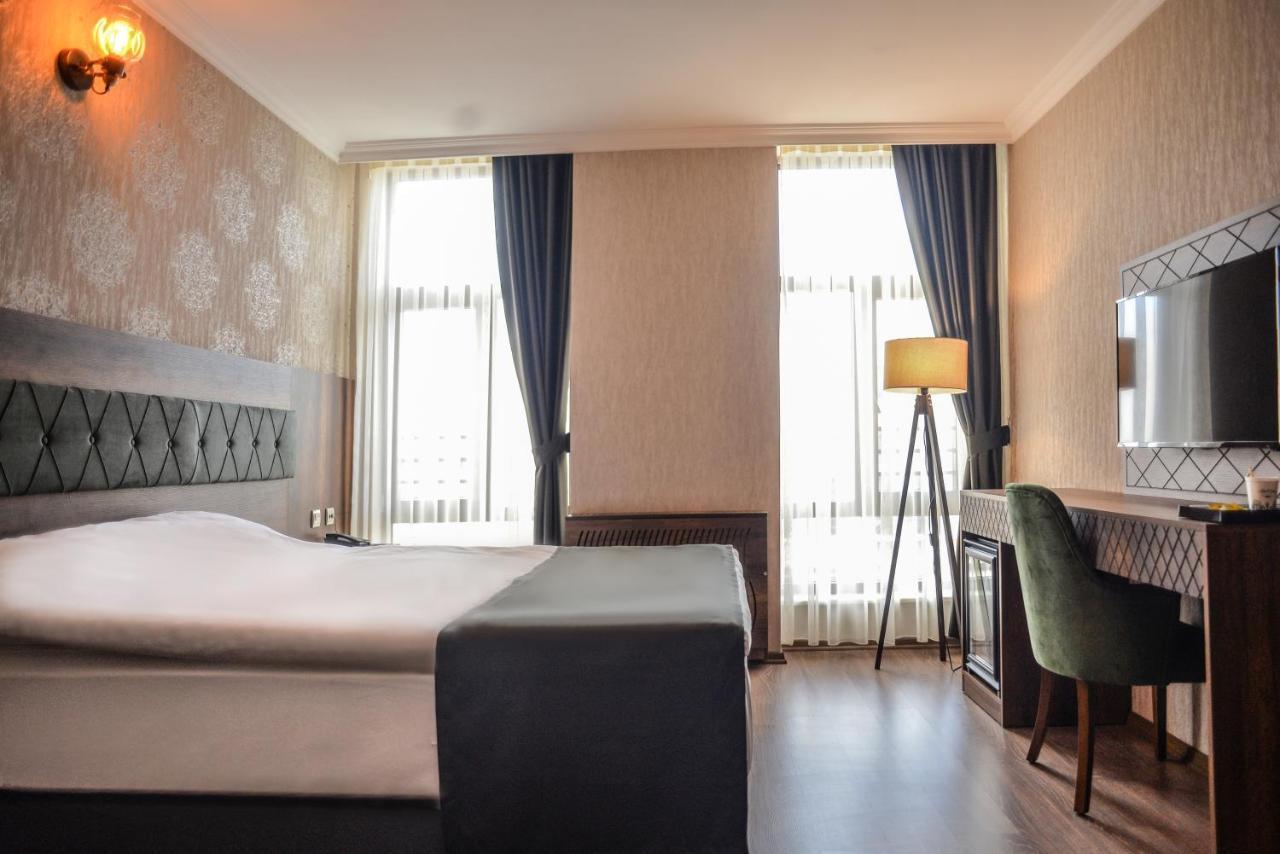 Neva Hotel Малатия Екстериор снимка
