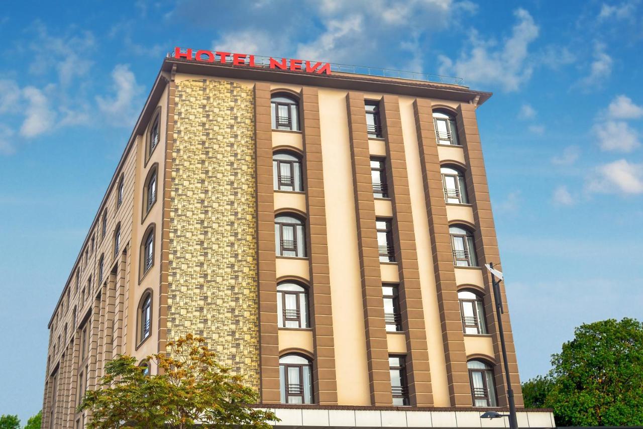 Neva Hotel Малатия Екстериор снимка